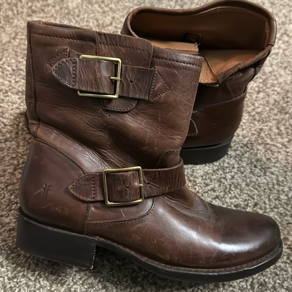 FRYE BOOTS SIZE 7